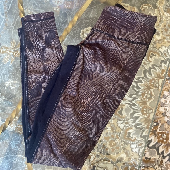 Lululemon Gold Foil Leggings - Picture 2 of 9